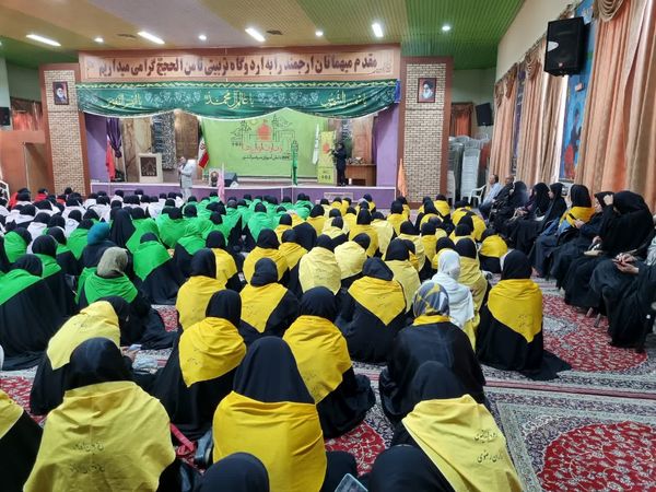 حضور دانش آموزان زیارت اولی استان اصفهان در مشهدمقدس 