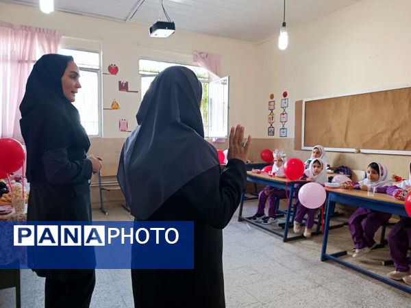 جشن شکوفه‌ها در دبستان شهید رجایی ایزدشهر