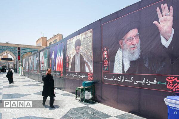 آماده‌سازی حرم مطهر رضوی در آستانه تشییع رهبر شهید انقلاب