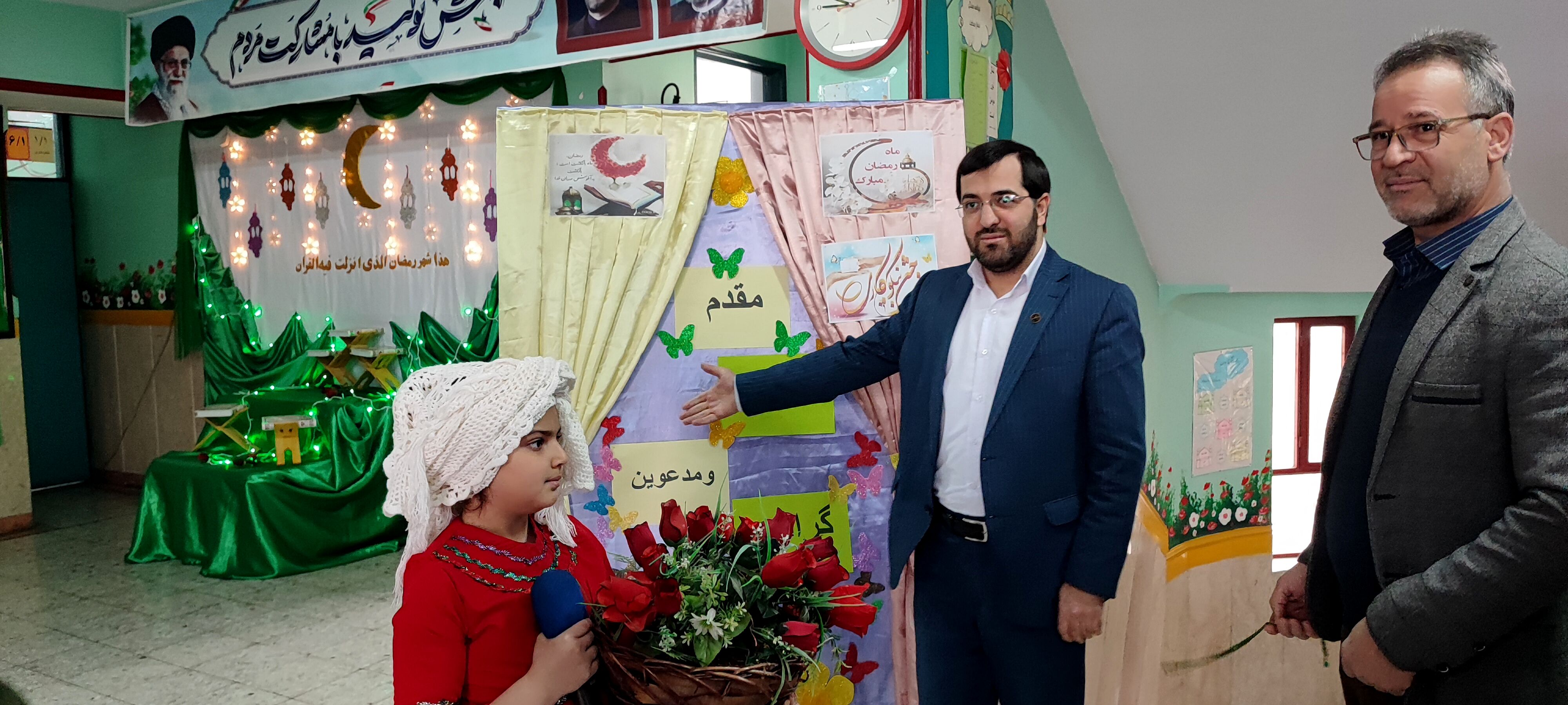 تقسیم مهربانی ها در روز نیکوکاری با حضور مسئولین در مدارس ملارد 