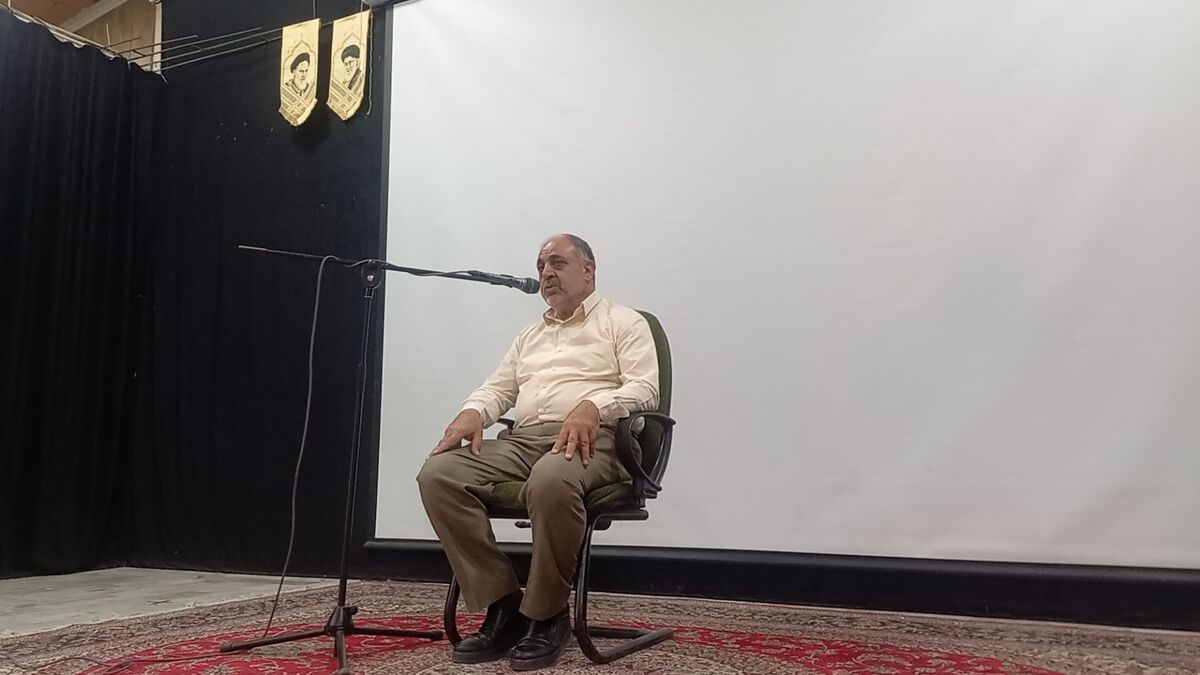 تلاش کنیم در ایجاد تحول در اجتماع سبقت بگیریم