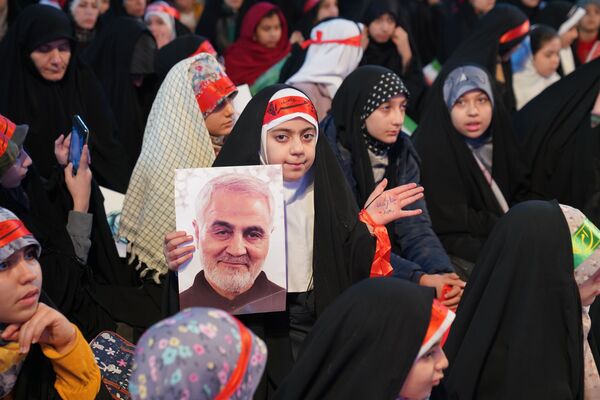 اجتماع عظیم دختران حاج قاسم در اصفهان