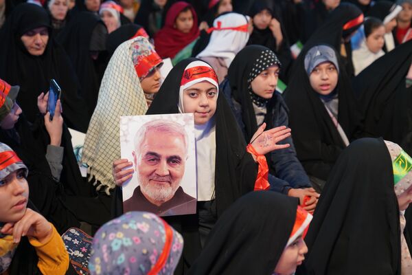 اجتماع عظیم دختران حاج قاسم در اصفهان