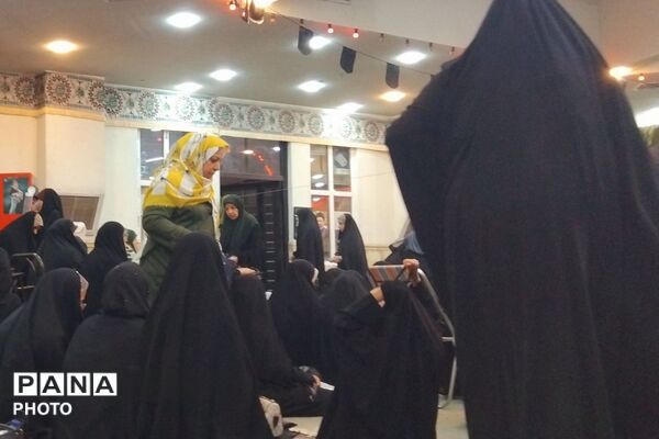 مراسم روز عرفه در جوار شهدای گمنام در پردیس