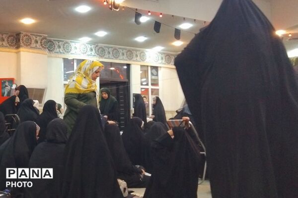 مراسم روز عرفه در جوار شهدای گمنام در پردیس