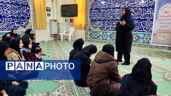 محفل انس با قرآن در دبیرستان نمونه دولتی حضرت زینب (س)