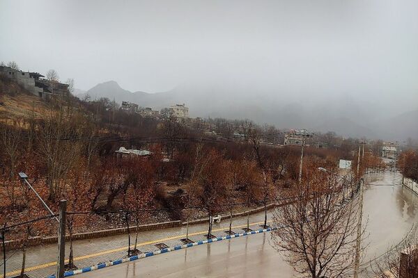 طنین ترانه باران زمستانی در آسمان شهر بار نیشابور 