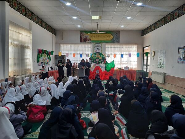 جشن انقلاب در آموزشگاه شهید رزمی
