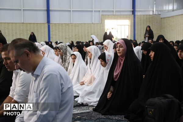 آیین استانی نواختن زنگ نماز در دبیرستان دخترانه آسیه ناحیه یک اردبیل