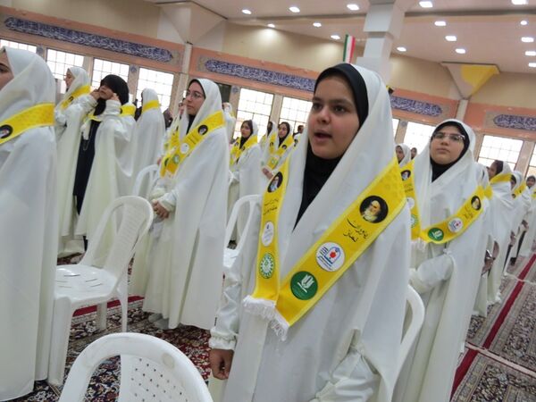 تمرین آمادگی گروه پیشتازان برای اجرا در اجلاسیه سراسری نماز