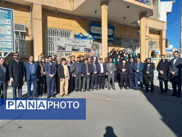 آیین گلباران تمثال امام خمینی(ره) در آغاز دهه فجر