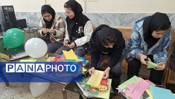 جشن نیمه شعبان  و دهه فجر در دبیرستان شهید  مرتضی مطهری (عترت) 