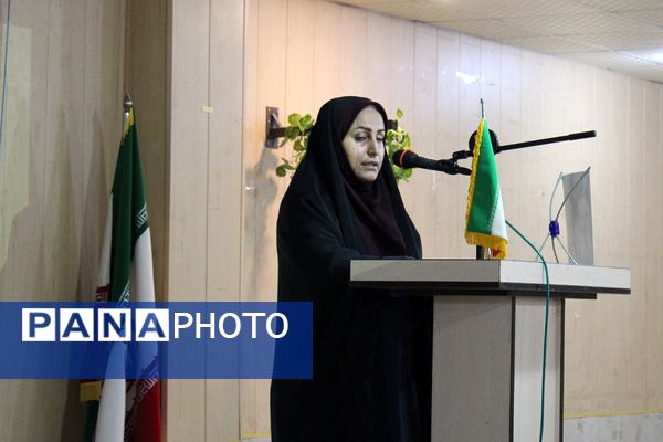 برگزاری جلسه انجمن اولیا دبیرستان شاهد بندرعباس 