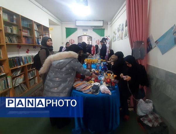 برپایی بازارچه مشاغل خانگی در کانون امید انقلاب