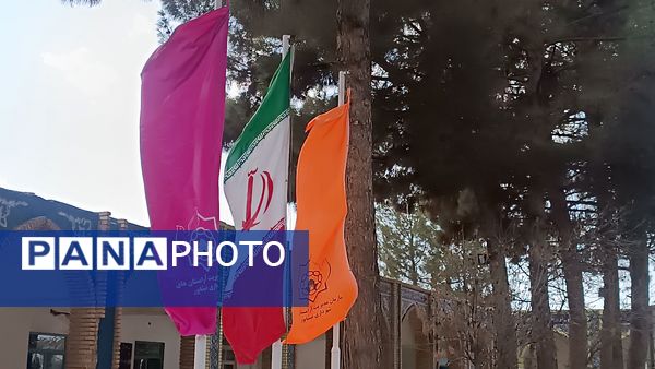 غبار روبی مزار شهدا نیشابور در هفته امور تربیتی