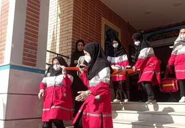 برگزاری مراسم هفته پدافند غیرعامل در دبیرستان دخترانه اختر صدوقی پیشوا