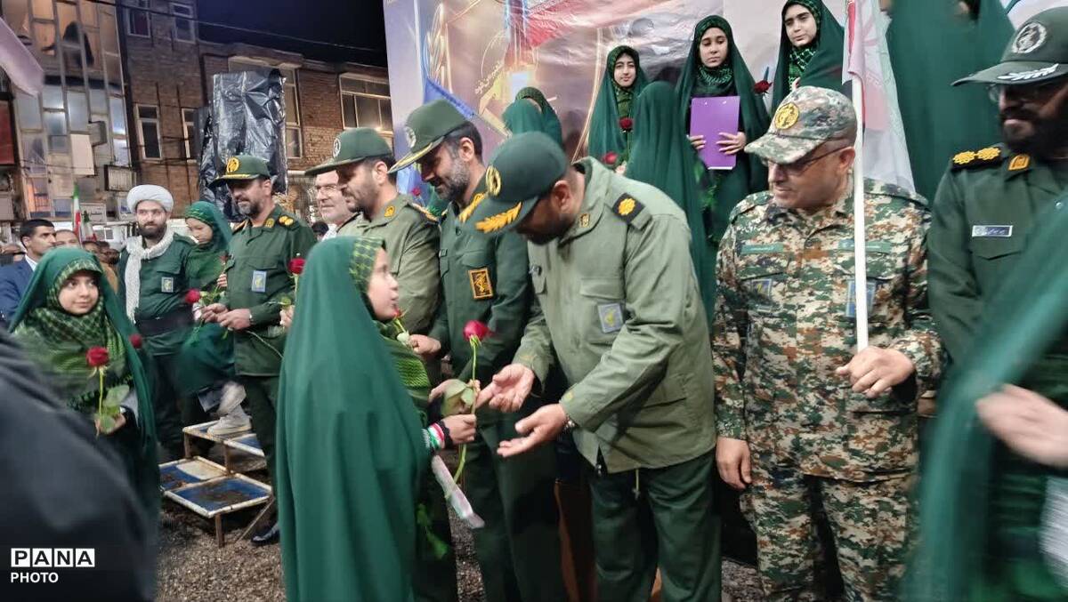 از پاسداران انقلاب در شب مقاومت و خونخواهی تجلیل شدند