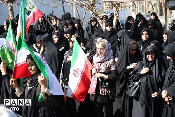 سوگواری مردم چهاردانگه در شهادت رهبر انقلاب اسلامی