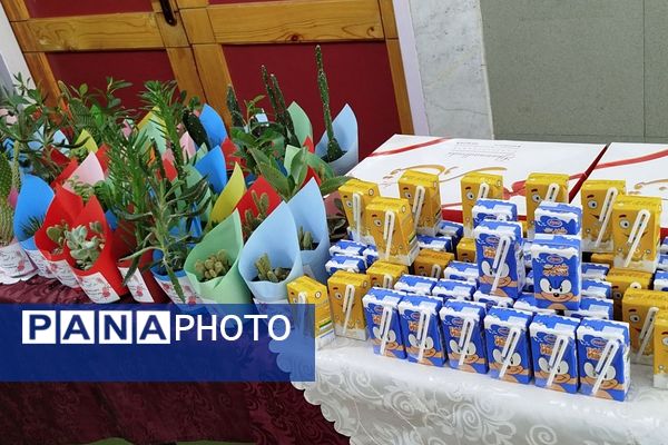 برگزاری «جشن جوانه ها» در دبیرستان راضیه شکرابی ناحیه دو شهرری 