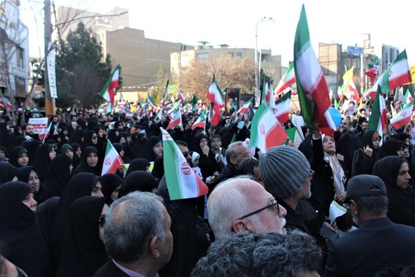 جلوه‌های حضور نوجوانان در راهپیمایی 22 دی مردم قم