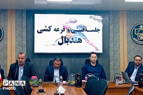 آیین قرعه‌کشی رقابت‌های ورزشی و تجدید میثاق با خانواده شهید محمود نجفی در شیراز