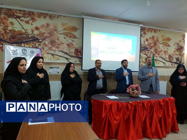 آیین افتتاحیه طرح کانون یاریگران زندگی و برپایی نمایشگاه مبارزه با آسیب‌های اجتماعی در دبیرستان شهید همت ملارد