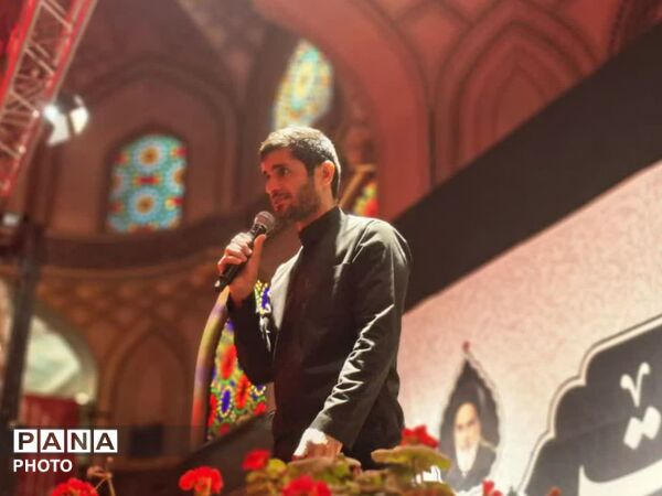 بیعت نوجوانان آرمانی با آرمان عزیز در حرم حضرت عبدالعظیم حسنی (ع)