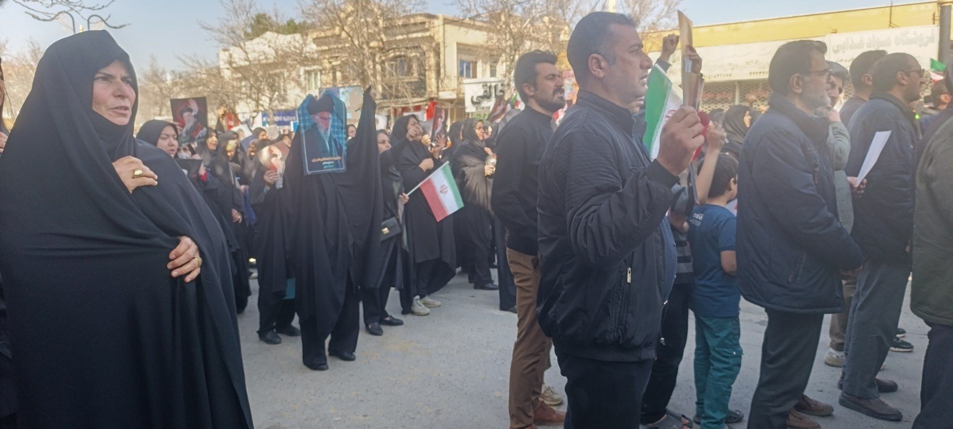 خروش انقلابی نمازگزاران سملقان در خیابان‌های شهر