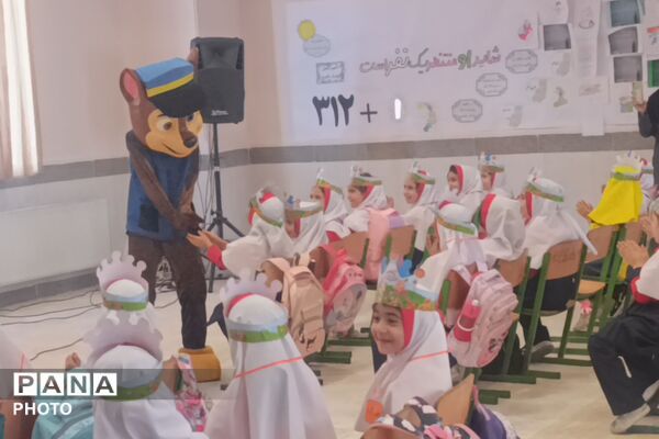 جشن شکوفه‌ها در مدرسه رضوان رباط کریم