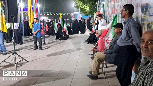 تجدید بیعت با رهبر انقلاب در شب هشتادو نهم