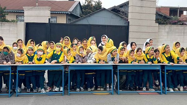 برگزاری مسابقات بومی محلی به مناسبت روز مادر