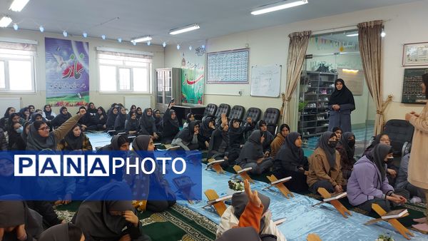 برگزاری جلسه توجیهی هدایت تحصیلی در مدرسه حضرت معصومه (س)
