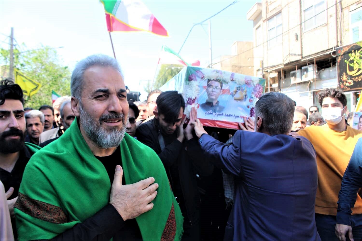 آیین تشییع پیکر دانش‌آموز شهید «سید محمد حسینی مقدم»