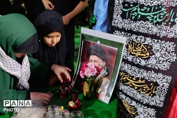 ریحانه‌های جانفدا خدمت به مهمانان امام حسین(ع) را آغاز کردند