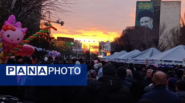 امشب آسمان در خیابان ها مى تابد