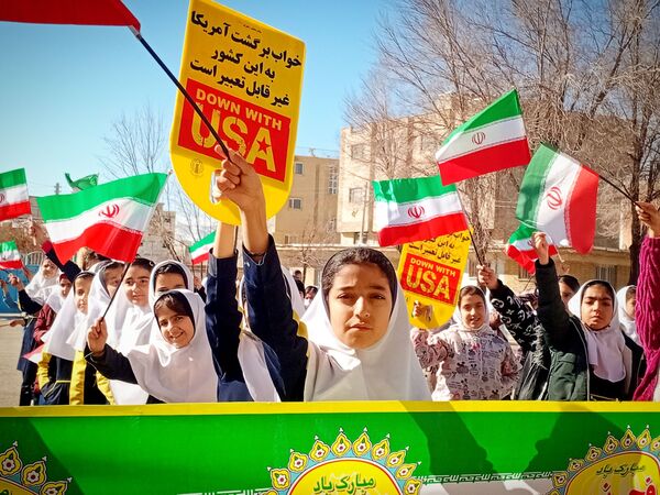 زنگ انقلاب در دبستان مهرعلی نادیپور، طنین‌انداز شد