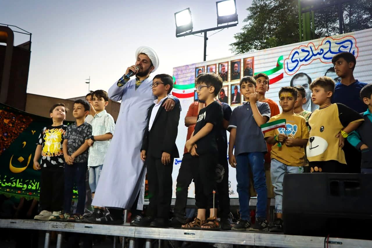 غدیر کیلومتری کاشان؛ جشن بی‌وقفه‌ی ولایت در چهارراه نماز