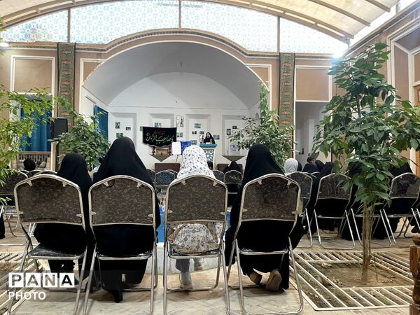 «انجمن تخصصی شعر و ادب دانش‌آموزی یزد» رسماً آغاز به کار کرد