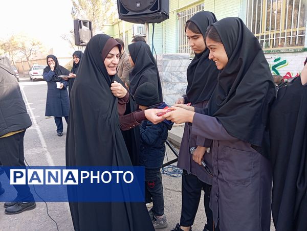 بزرگداشت هفته بسیج در دبیرستان حاج تقی نجفی نیشابور 