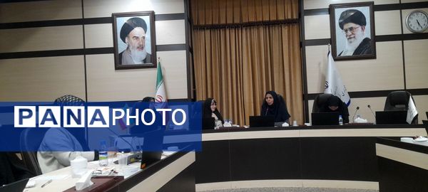 کارگروه دختران نواجوان و جوان مشهد با مشاور معاون رئیس جمهور در امور زنان وخانواده 