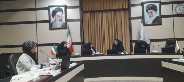 کارگروه دختران نواجوان و جوان مشهد با مشاور معاون رئیس جمهور در امور زنان وخانواده 