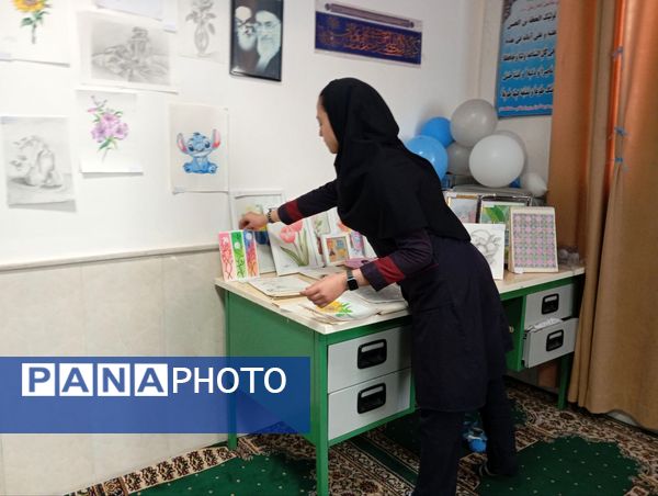 نمایشگاه محصولات دست ساز به مناسبت دهه فجر