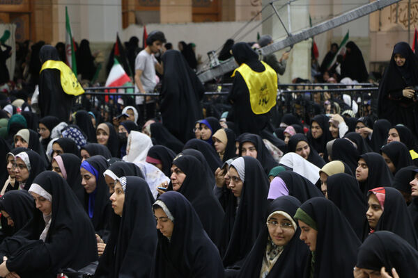 اجتماع عظیم دختران دانشجوی کشور در حرم حضرت معصومه(س)