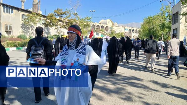 برگزاری نماز جمعه نصر به امامت رهبر معظم انقلاب اسلامی 