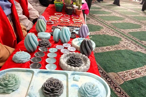 از سنت تا خلاقیت، برگزاری نمایشگاه صنایع دستی یلدا در دبیرستان توحید یک