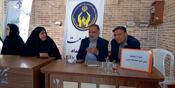 میز خدمت در آخرین نماز جمعه آبان ماه