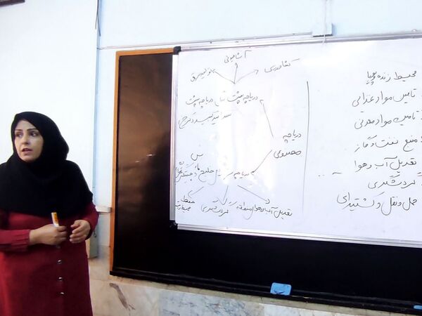 کلاس های تقویتی در دبیرستان نمونه اندیشه
