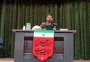برگزاری همایش بصیرتی دبیران و دانش آموزان ومربیان طرح های تربیتی بسیج دانش‌آموزی در خمینی‌شهر 