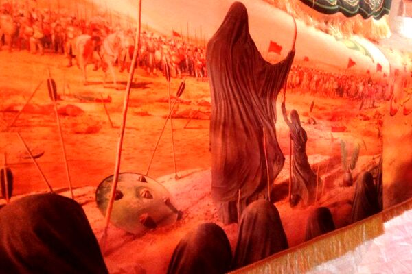 تشییع نمادین حضرت زهرا(س) با اشک و ارادت