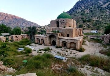 نگاهی به امام‌زاده‌های فیروزآباد